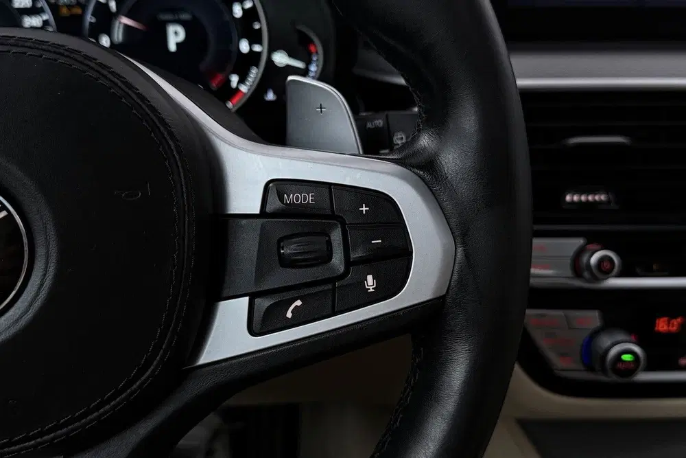 BMW 5-serie 5 Serie Touring 540i xDrive High Executive uit 2019, foto 11