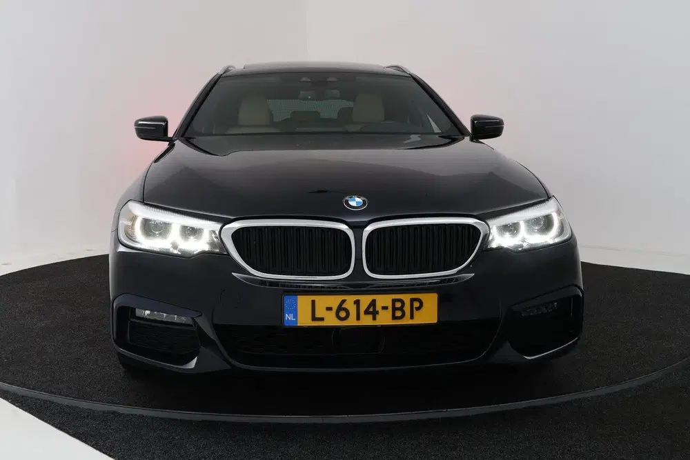 BMW 5-serie 5 Serie Touring 540i xDrive High Executive uit 2019, foto 15