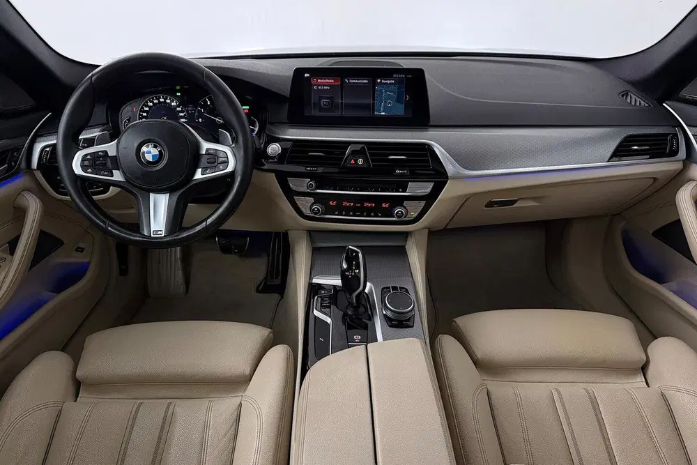 BMW 5-serie 5 Serie Touring 540i xDrive High Executive uit 2019, foto 3