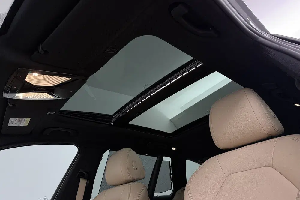 BMW 5-serie 5 Serie Touring 540i xDrive High Executive uit 2019, foto 4