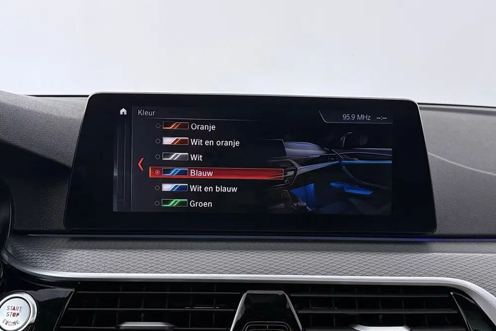 BMW 5-serie 5 Serie Touring 540i xDrive High Executive uit 2019, foto 9