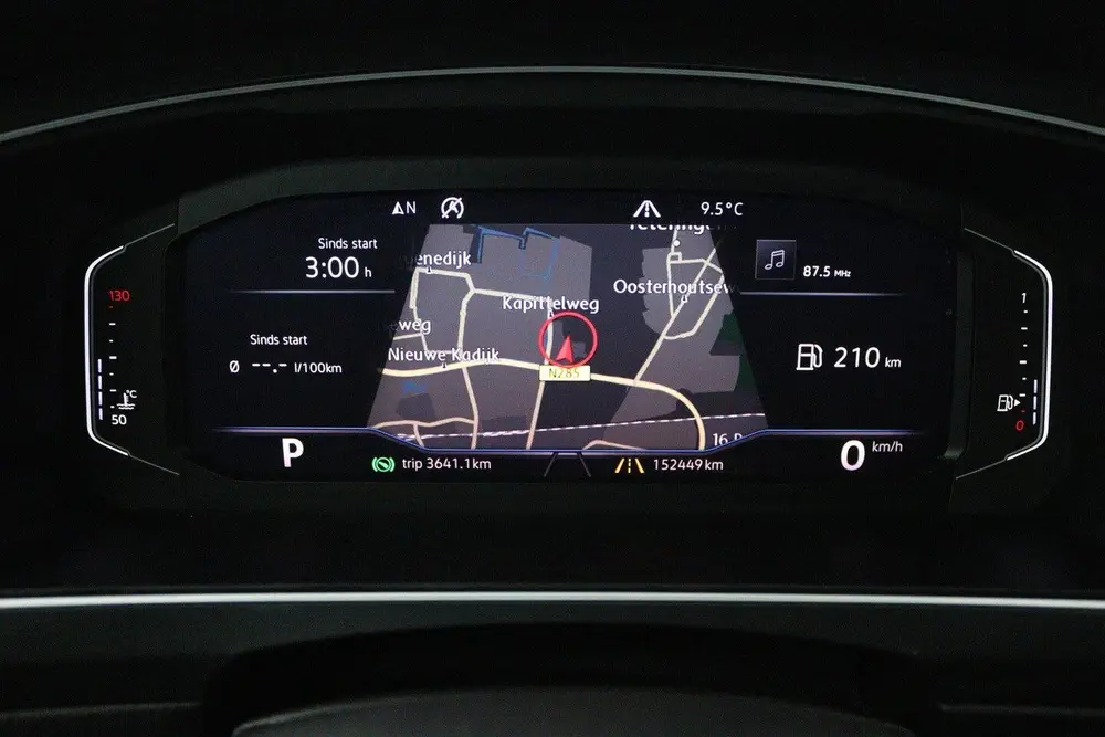 Volkswagen Tiguan 1.5 TSI ACT Highline (PANORAMADAK, DIGITAL uit 2019, foto 18