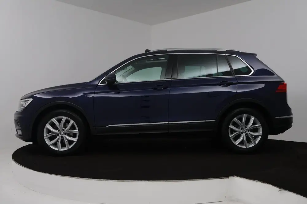 Volkswagen Tiguan 1.5 TSI ACT Highline (PANORAMADAK, DIGITAL uit 2019, foto 2