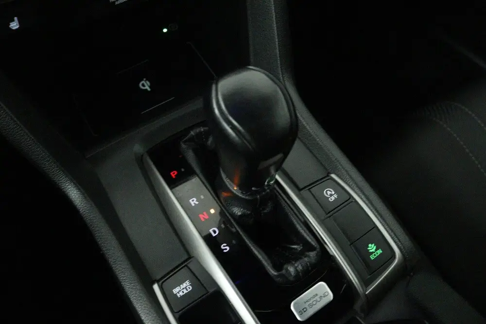 Honda Civic 1.0 i-VTEC Elegance (TREKHAAK, DIGITALE COCKPIT uit 2019, foto 18