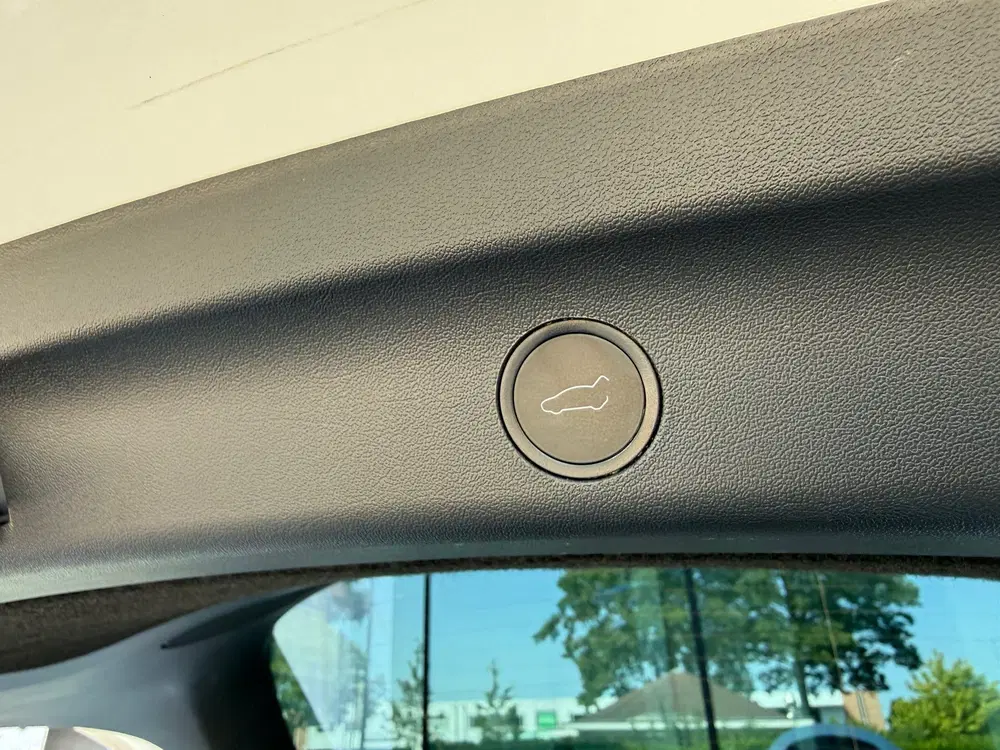 Tesla Model Y Long Range AWD 75 kWh uit 2023, foto 10