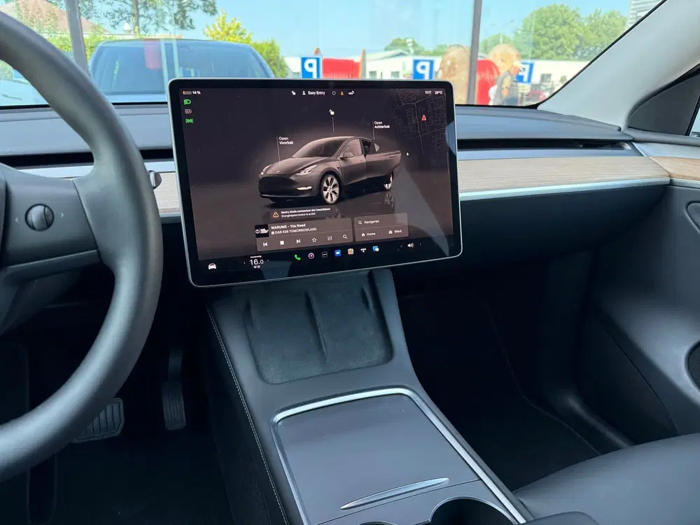 Tesla Model Y Long Range AWD 75 kWh uit 2023, foto 12