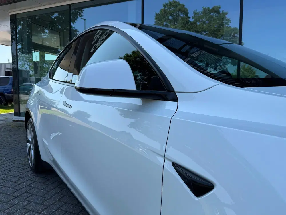 Tesla Model Y Long Range AWD 75 kWh uit 2023, foto 19