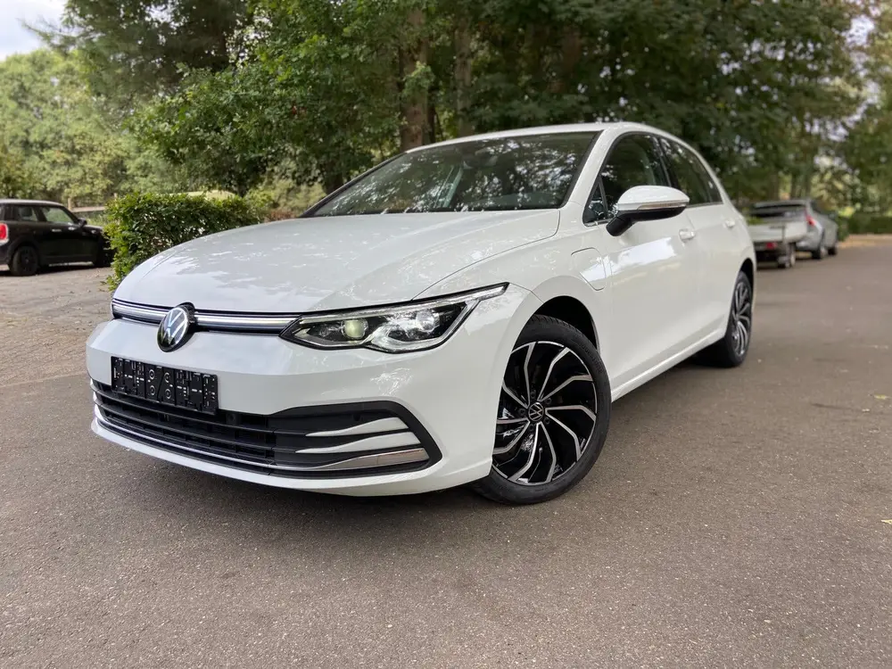 Volkswagen Golf 1.4 Ehybrid 204pk DSG 2022 Wit uit 2022