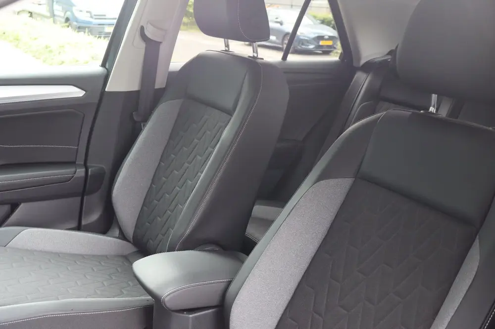 Volkswagen T-Roc 1.0 TSI Life Edition|115PK|LED|Navigatie|Pa uit 2025, foto 17