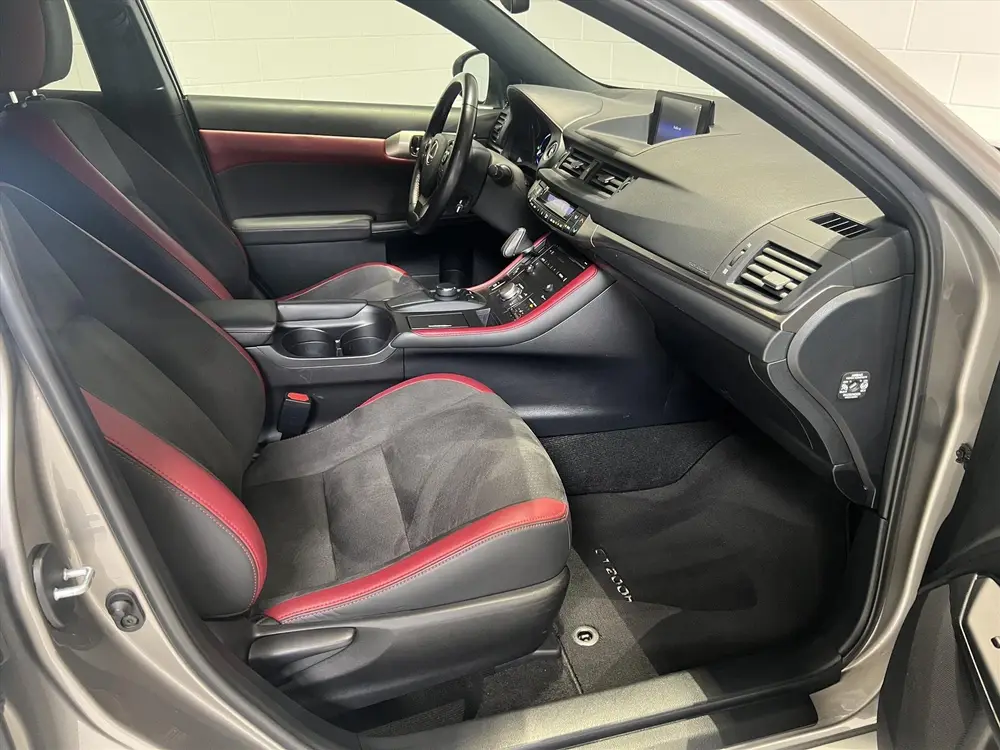 Lexus CT 200h Hybrid 136pk E-CVT Ultimate Edition,1e eig, NW uit 2021, foto 14