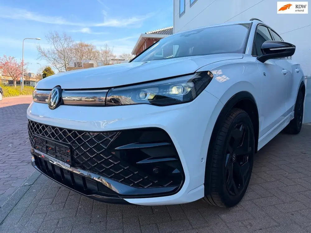 Volkswagen Tiguan 2.0 TDI| R-Line/Pano/Massage/360 Camera/IQ uit 2024