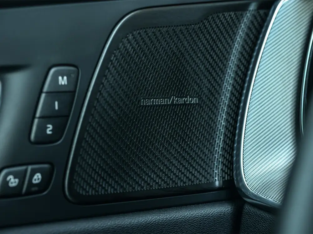 Volvo XC60 2.0 T8 Plug-in hybrid AWD Ultra Black Edit uit 2024, foto 3