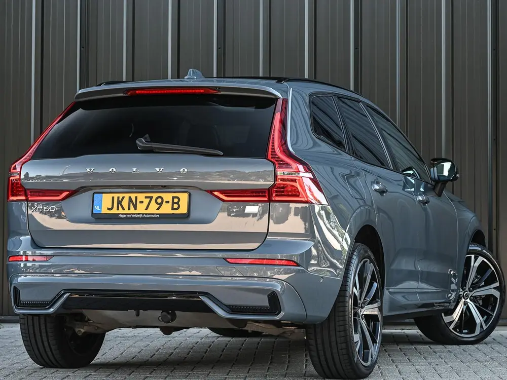 Volvo XC60 2.0 T8 Plug-in hybrid AWD Ultra Black Edit uit 2024, foto 6