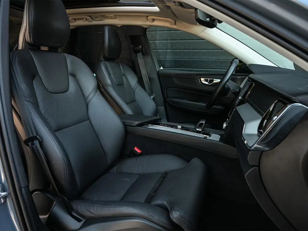 Volvo XC60 2.0 T8 Plug-in hybrid AWD Ultra Black Edit uit 2024, foto 8