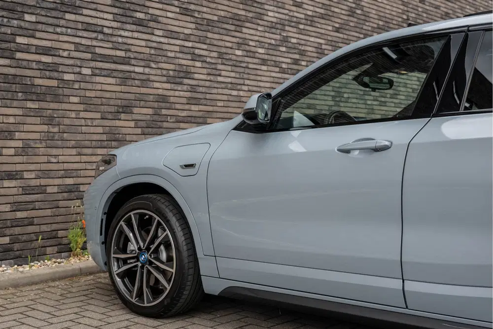 BMW X2 xDrive25e uit 2022, foto 13