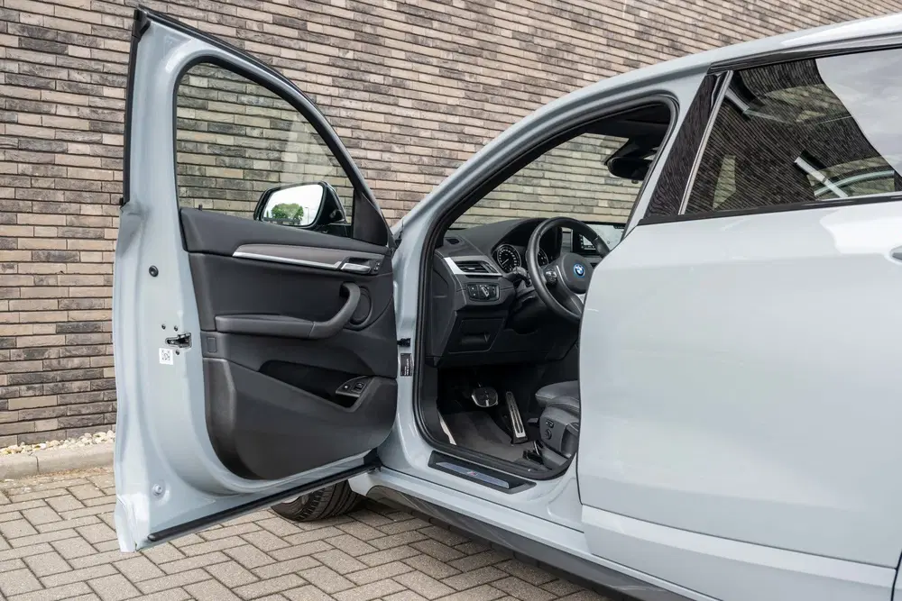BMW X2 xDrive25e uit 2022, foto 16