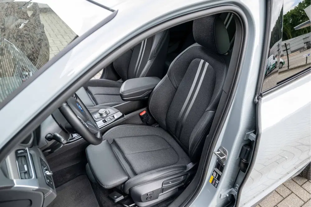 BMW X2 xDrive25e uit 2022, foto 18