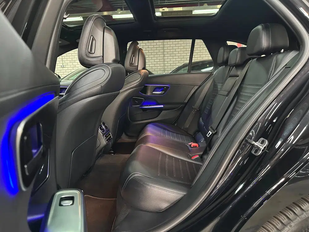 Mercedes-Benz C-Klasse uit 2023, foto 18