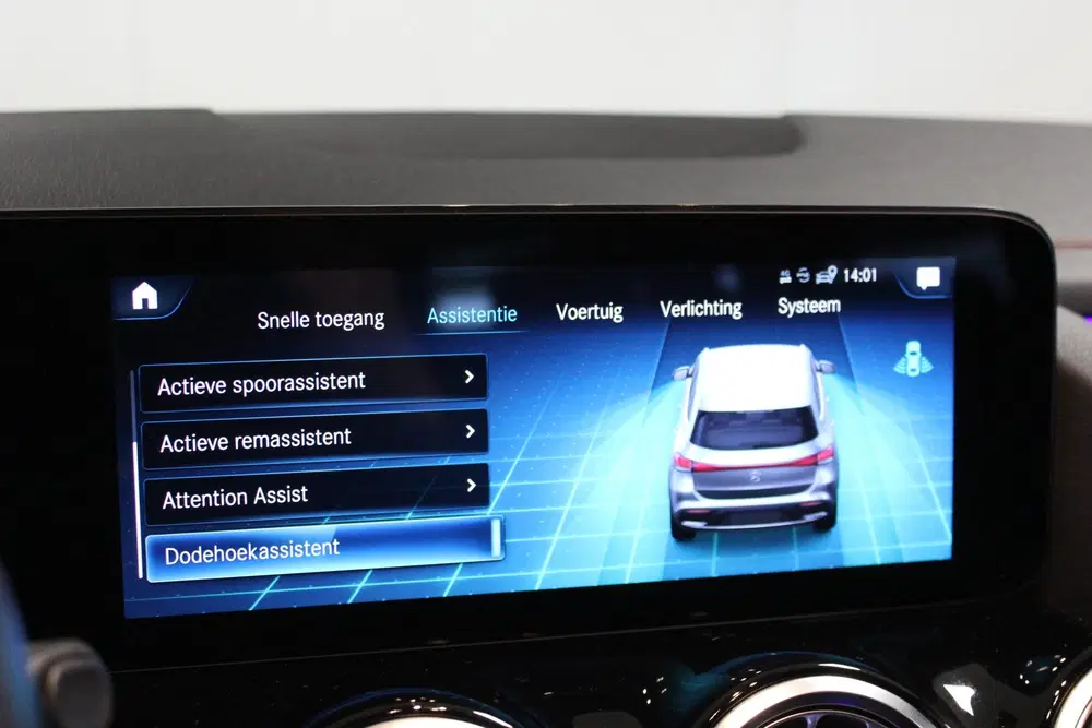 Mercedes-Benz EQA 250 AMG Line uit 2021, foto 17