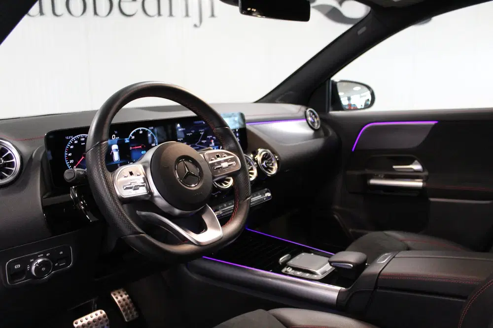 Mercedes-Benz EQA 250 AMG Line uit 2021, foto 2