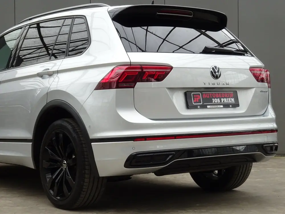 Volkswagen Tiguan 1.4 TSI eHybrid R-Line Business * PANORAMA uit 2024, foto 12