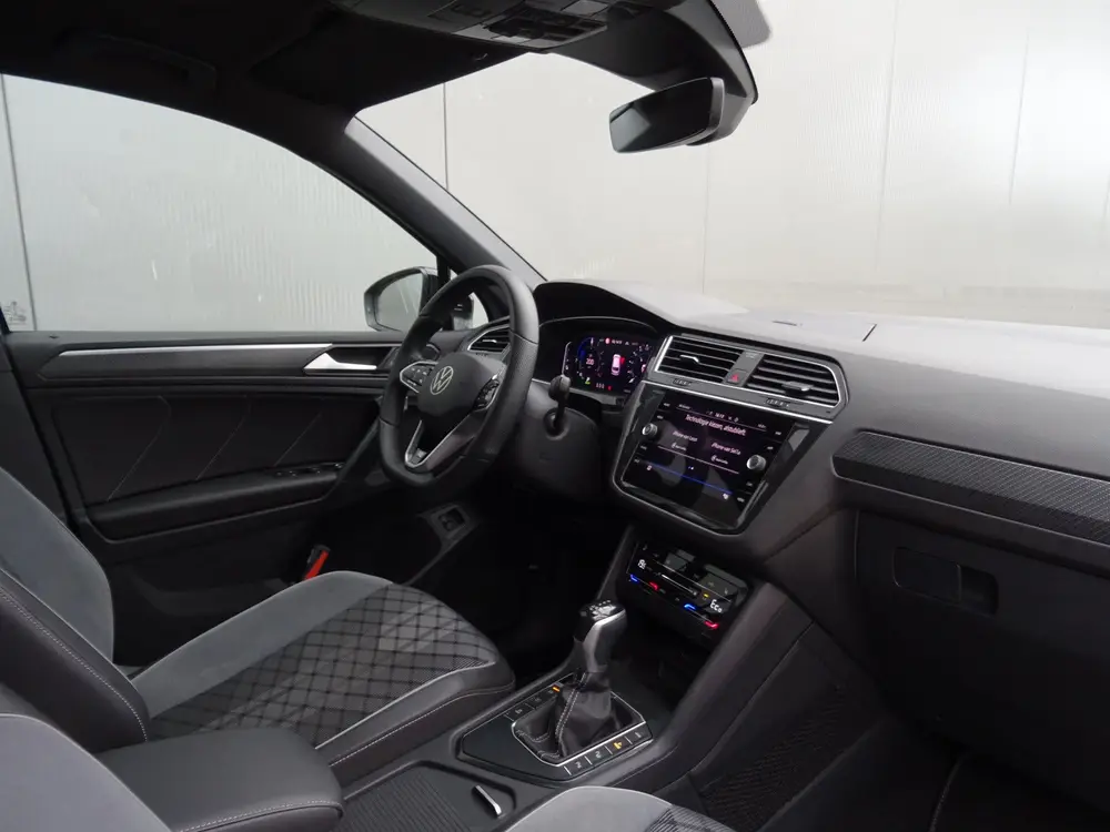 Volkswagen Tiguan 1.4 TSI eHybrid R-Line Business * PANORAMA uit 2024, foto 14