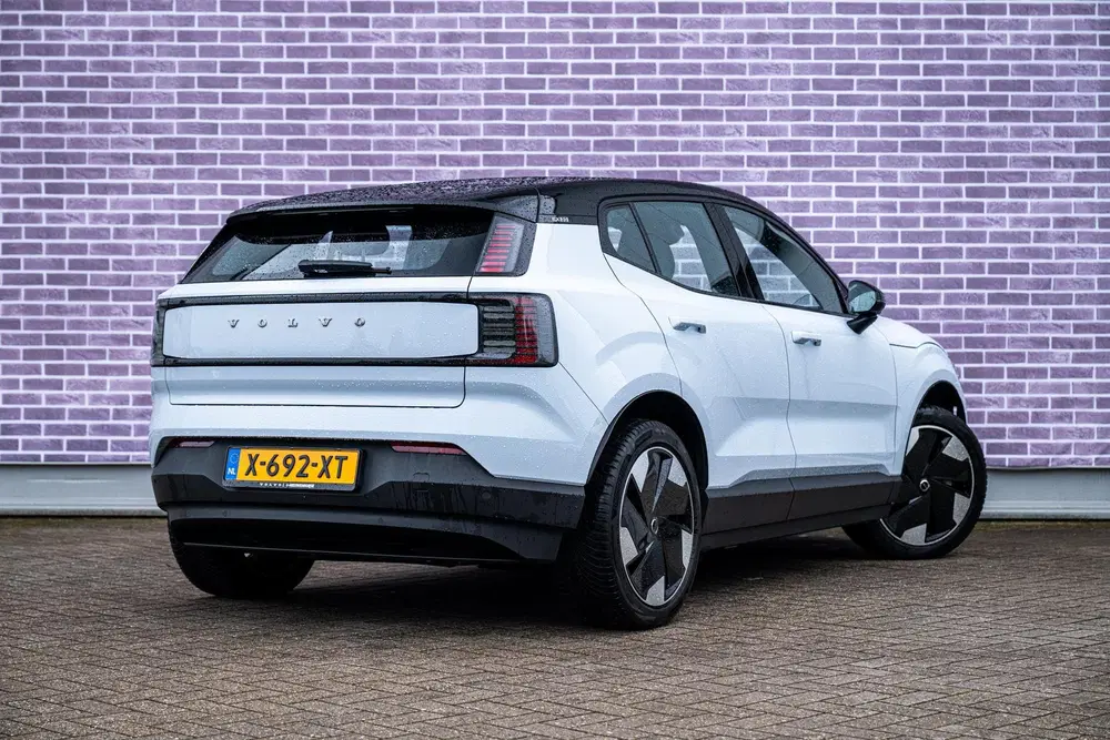 Volvo EX30 Single Motor Extended Range Plus 69 kWh uit 2024, foto 4