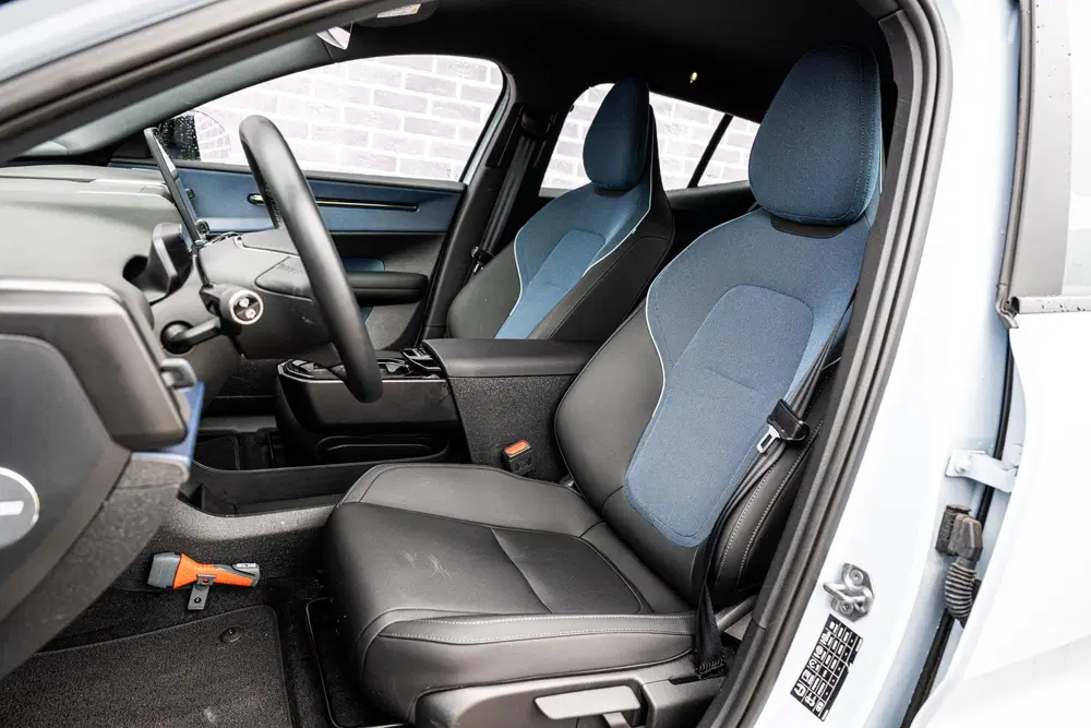 Volvo EX30 Single Motor Extended Range Plus 69 kWh uit 2024, foto 8