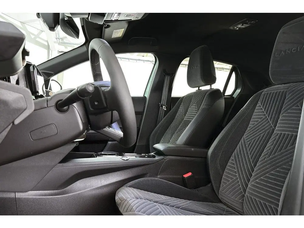Lancia Ypsilon 1.2 Turbo Hybrid LX Automaat Camera Apple Car uit 2025, foto 6