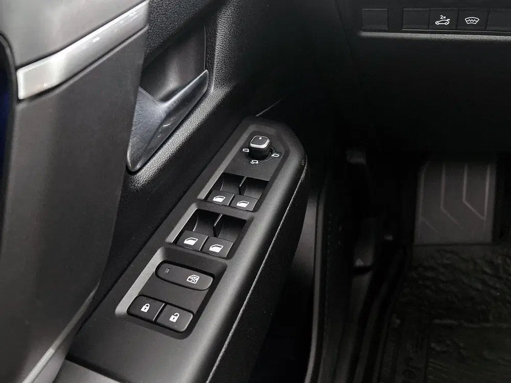 Jeep Compass 1.2 e-Hybrid First Edition Panodak uit 2026, foto 16