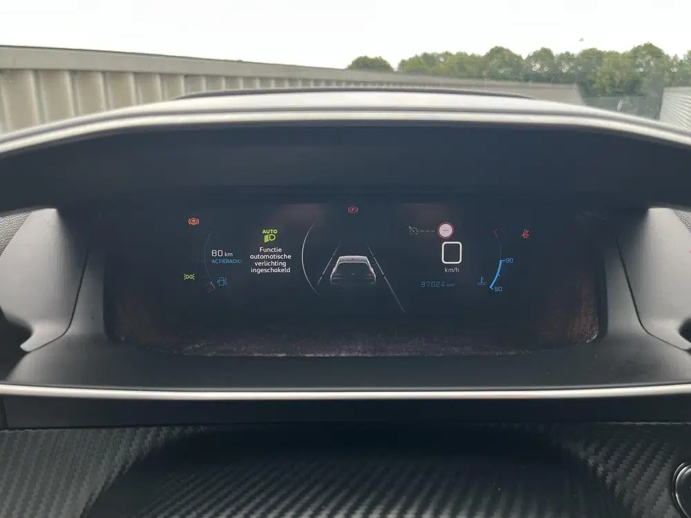Peugeot 208 1.2 PureTech 100 Allure uit 2021, foto 10