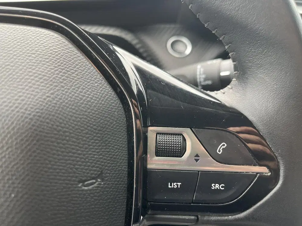 Peugeot 208 1.2 PureTech 100 Allure uit 2021, foto 11