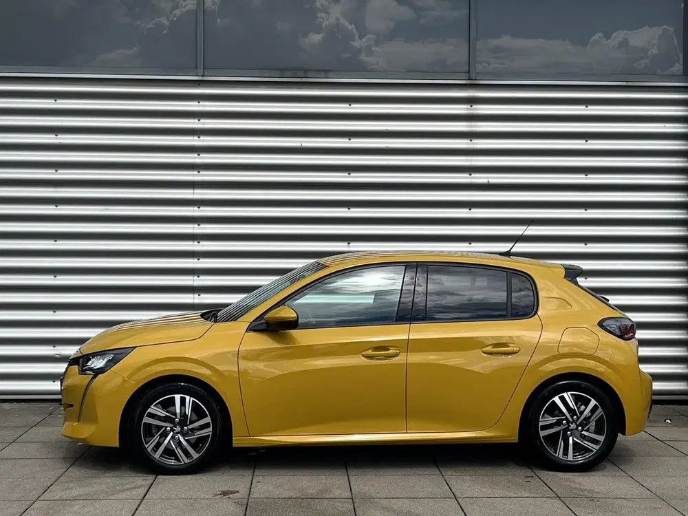 Peugeot 208 1.2 PureTech 100 Allure uit 2021, foto 4