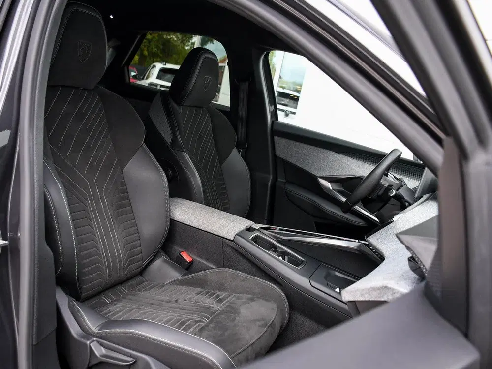 Peugeot 3008 GT 1.2 Hybrid 145pk Automaat 19''LM uit 2024, foto 11