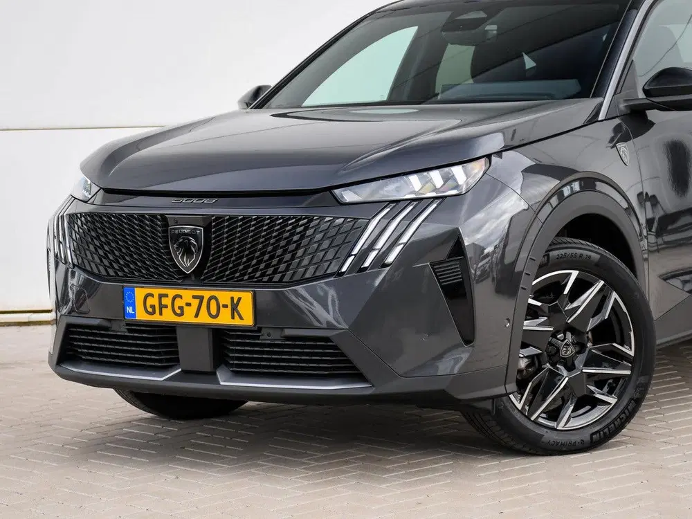 Peugeot 3008 GT 1.2 Hybrid 145pk Automaat 19''LM uit 2024, foto 2