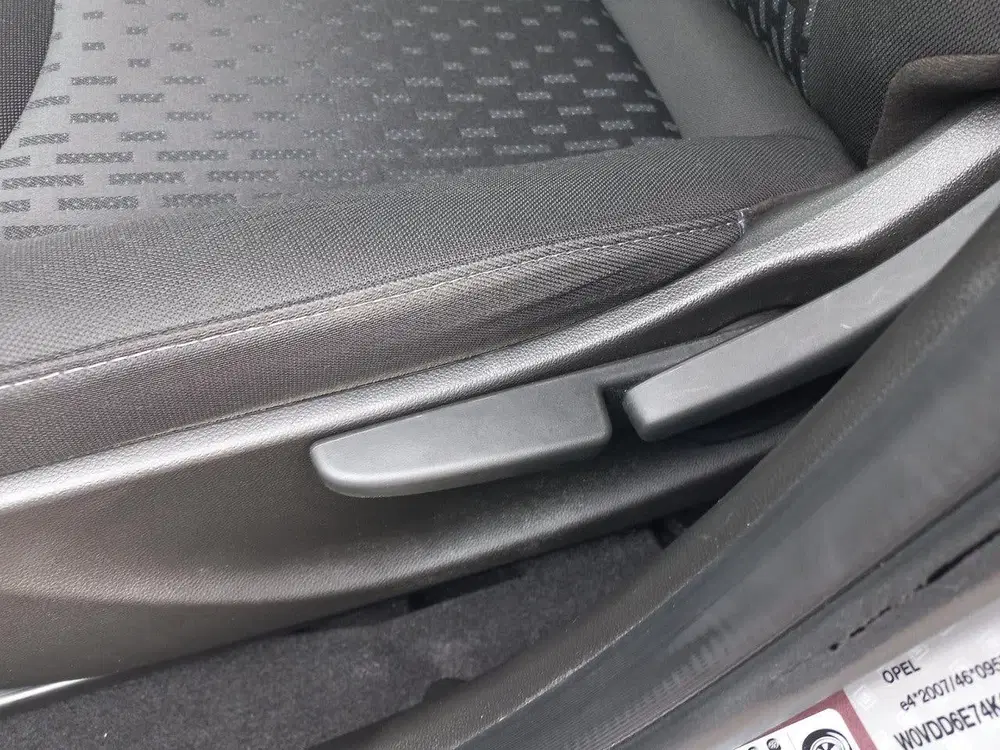 Opel Karl 1.0 Rocks Online Edition uit 2019, foto 13