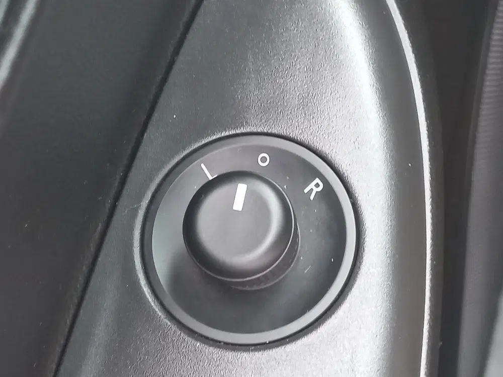 Opel Karl 1.0 Rocks Online Edition uit 2019, foto 17