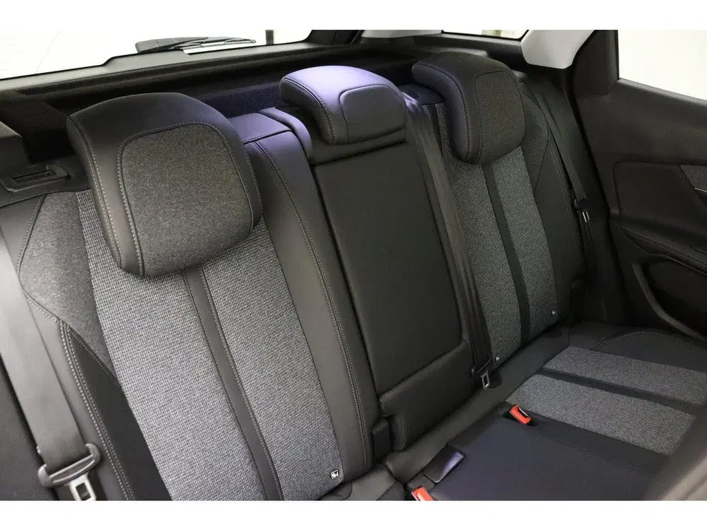 Peugeot 3008 1.2 PureTech Allure uit 2019, foto 15