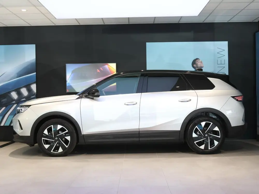 Opel Grandland SUV GS 145 pk Automaat uit 2025, foto 2