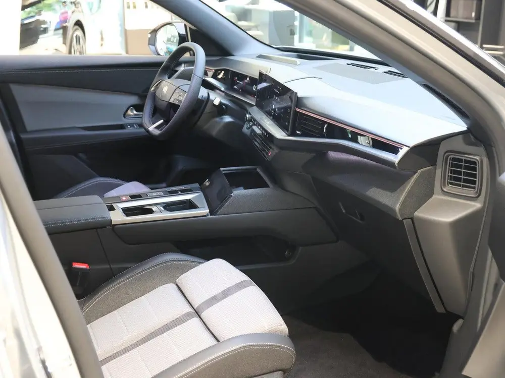 Opel Grandland SUV GS 145 pk Automaat uit 2025, foto 9