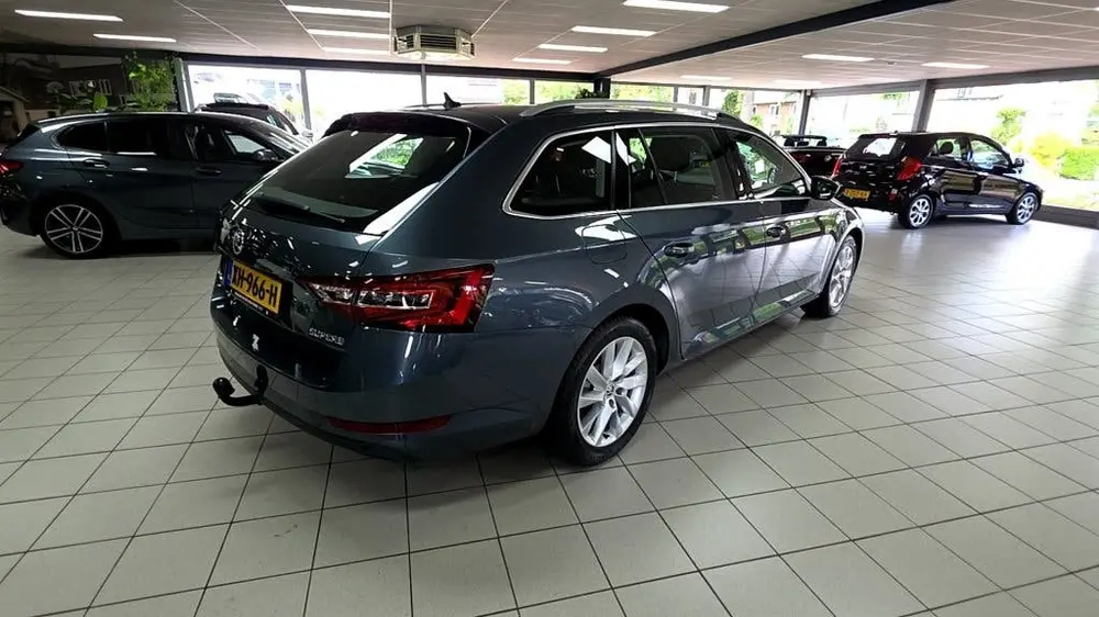 Skoda Superb 1.5 TSI ACT Ambition Business Panodak uit 2019, foto 2