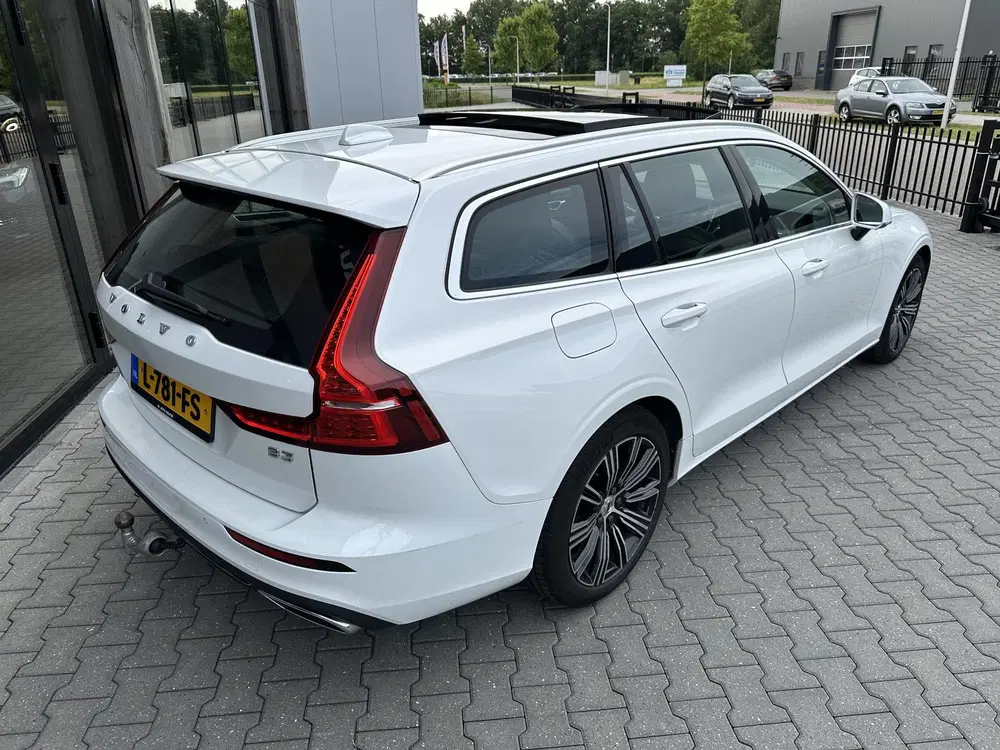Volvo V60 2.0 B3 Inscription Pano uit 2021, foto 3