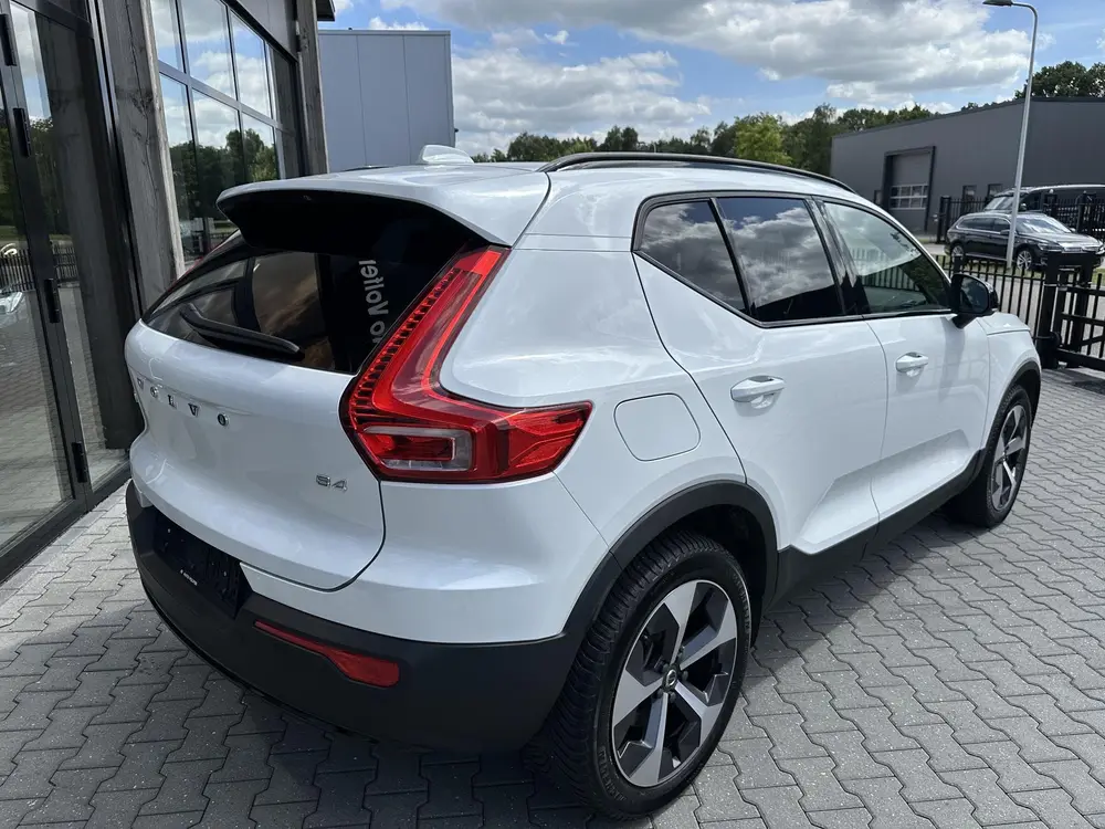 Volvo XC40 2.0 B4 Plus Dark H&K uit 2022, foto 3