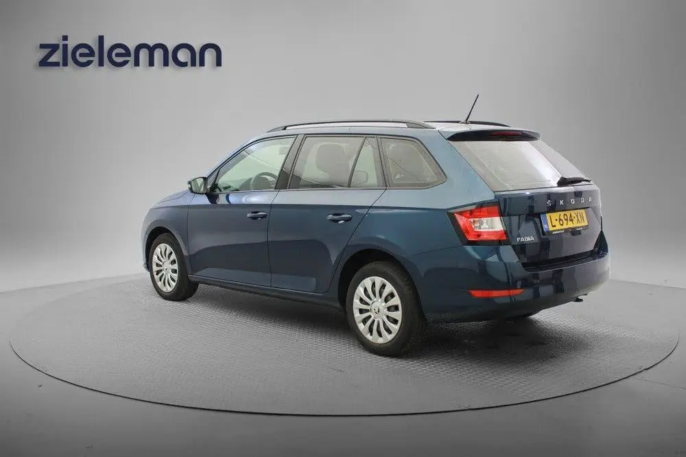 Skoda Fabia Combi 1.0 TSI Active uit 2021, foto 3