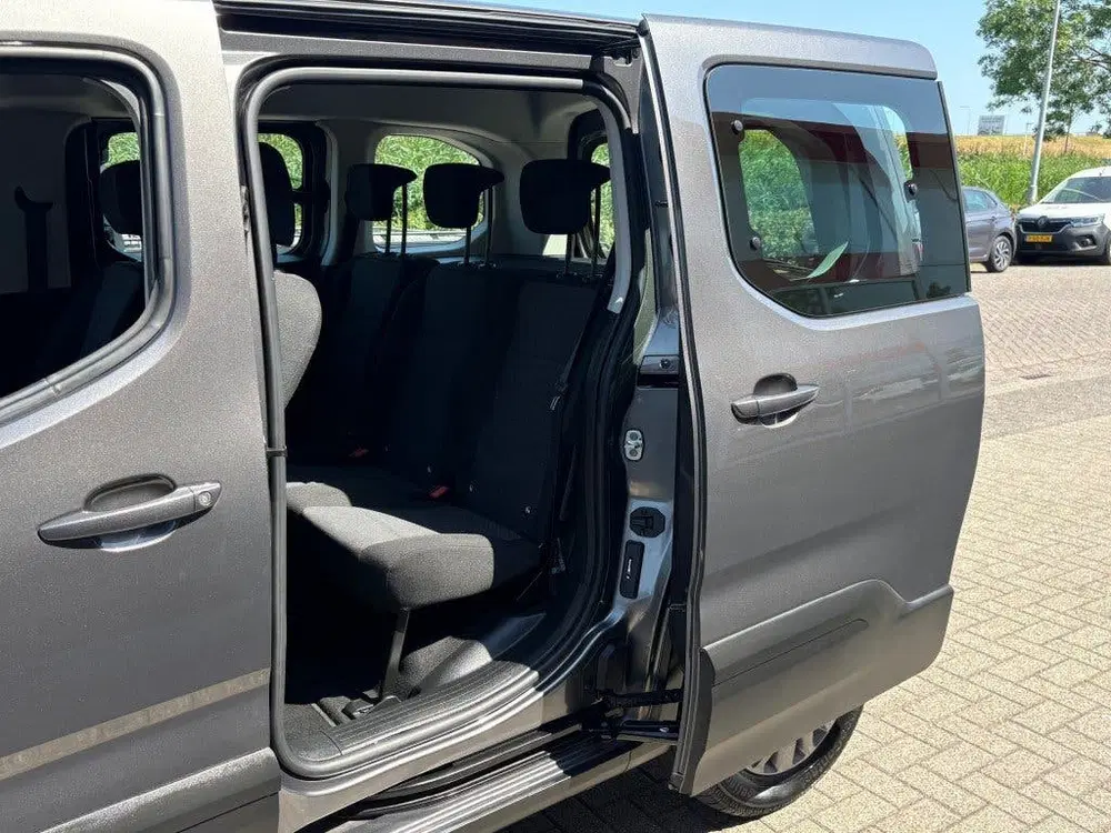 Peugeot Rifter 1.2 PURETECH 110PK TREKHAAK 5-PRS NAVIGATI uit 2023, foto 10