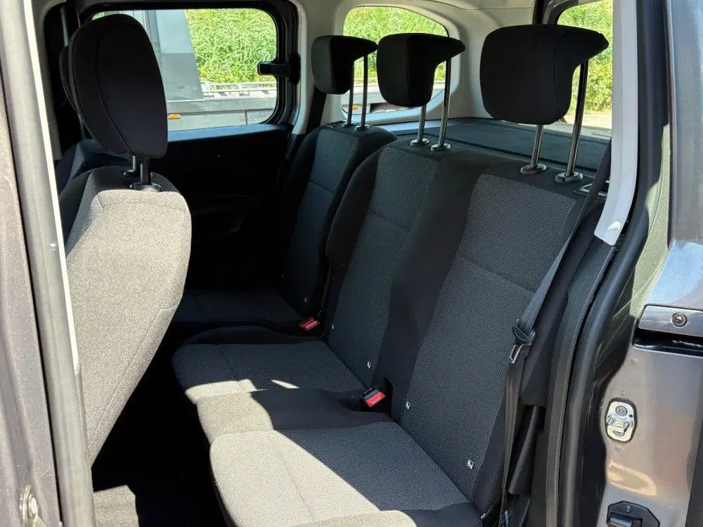 Peugeot Rifter 1.2 PURETECH 110PK TREKHAAK 5-PRS NAVIGATI uit 2023, foto 11