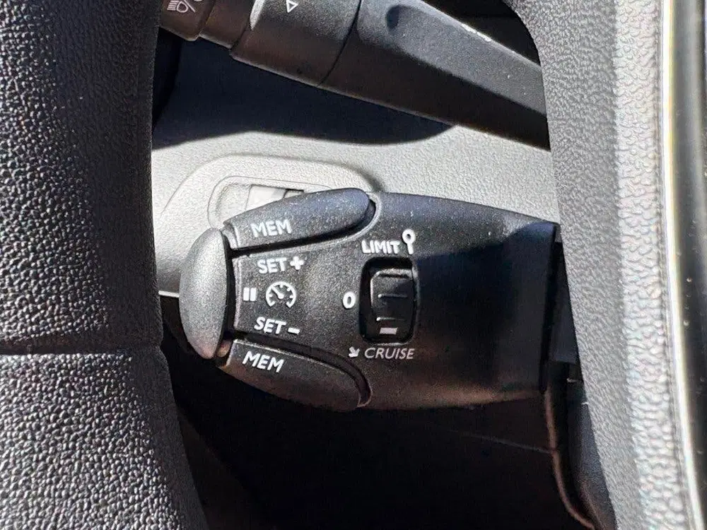 Peugeot Rifter 1.2 PURETECH 110PK TREKHAAK 5-PRS NAVIGATI uit 2023, foto 16