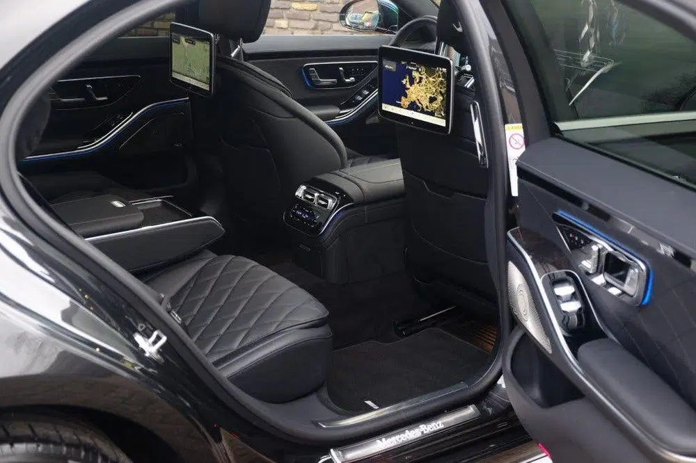 Mercedes-Benz S-Klasse 400D 4Matic LANG AMG Achterasbesturin uit 2022, foto 3