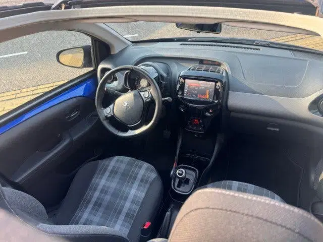 Peugeot 108 1.0 e-VTi Allure TOP Open dak uit 2019, foto 5