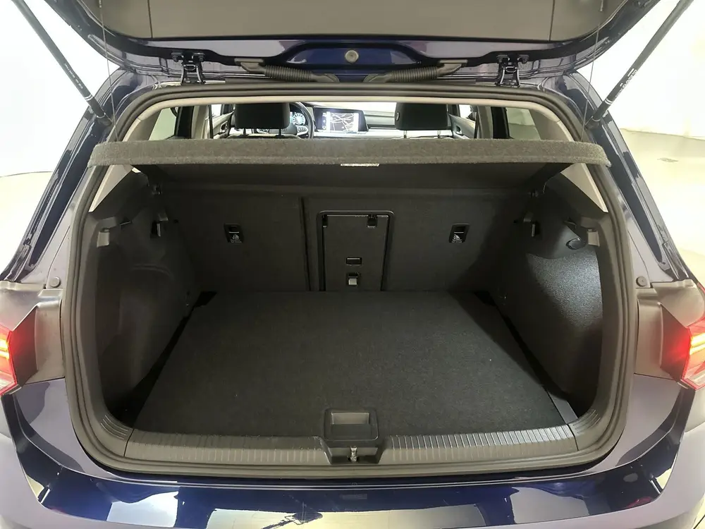 Volkswagen Golf 1.0 TSI 110pk Life Sfeerverlichting Navigati uit 2024, foto 14